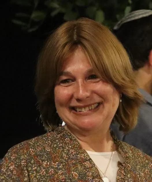 ענת ניר